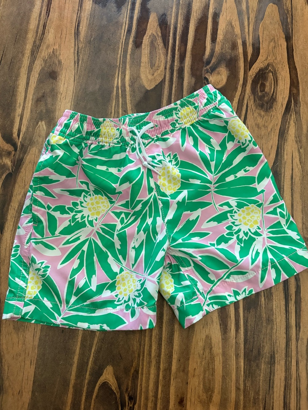 Crewcuts boys green& pink floral swim trunks size 4T
Excellent condition